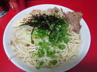 「ラーメン（油）　（ニンニクアブラ）」@ラーメン二郎 西台駅前店の写真