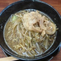 「黒醤油ラーメン/デフォ ０円(開店記念150食×３限定)」@男気らーめんアカギの写真