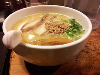 「白鶏らーめん　大盛　７６０円」@鶏の穴の写真