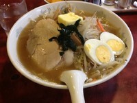 「さっぽろラーメン醤油550円+ゆで玉子80円+バター80円」@ビックラーメン 虎ノ門店の写真