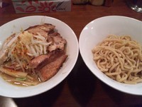 「辛味噌つけ麺・アブリ（ヤサイとニンニクちょいマシ）」@メガガンジャの写真