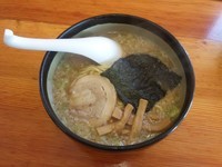 「こってり醤油（太麺）＋半チャーハン」@めんかくぼうの写真