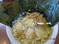 「のりラーメン(あっさり)　700円＋茹玉子　50円」@丸信ラーメン 柳田店の写真