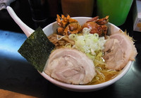 「塩ラーメン　丸鳥スープと、上海ガニスープの二層式ダブルスープ」@一条流がんこ総本家分家四谷荒木町の写真