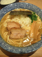 「にぼやん2号(塩)680円+中盛50円+半ライス50円」@麺屋 一燈の写真