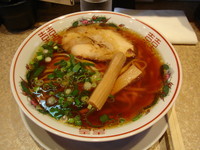 「紅醤油ラーメン（太麺）」@金久右衛門 天満店の写真