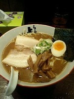 「よし丸らーめん（７５０円）」@らーめん よし丸の写真