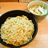 「つけ麺天日塩味（３００ｇ）　￥850」@小麦と肉 桃の木の写真