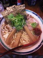 「らぁめん　海老辛玉入り【900円】」@らぁめん 葉月の写真