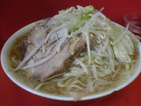 「ラーメン（６００円)野菜・ニンニク」@ラーメン二郎 三田本店の写真