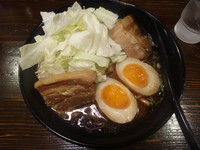 「たーこーめん+味玉半分(950+50=1000円→500円)」@火の国らーめん てっぺん 市ヶ谷店の写真