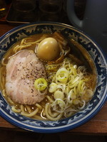 「燻玉ラーメン【850円】」@兎に角 松戸店の写真