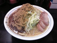 「らーめん（小）650円，節粉80円」@らーめん大 五反田店の写真