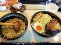 「黒たぬき＋まかない飯」@麺屋 ののの写真