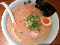 「醤油らーめん(750円)」@塩らーめん ひるがおEX 品川キッチンの写真