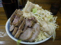 「小ラーメン豚入り　850円」@ラーメン二郎 新小金井街道店の写真