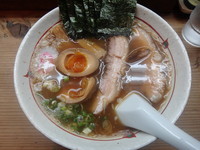 「しょうゆらーめん+味玉+海苔(850円→420円）」@支那そば 菜華の写真