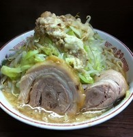 「小ラーメン（650円）ヤサイマシマシ・アブラ」@ラーメン二郎 横浜関内店の写真