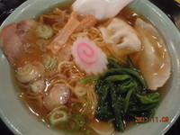 「たかしの餃子ラーメン　650円」@餃子劇場の写真