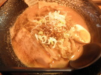 「える豚味噌らーめん 　「800円」」@究極麺魂 える豚らーめんの写真