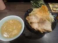 「肉ドカつけ麺+味玉ちゃん(1000円→500円)」@四麺燈の写真