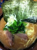 「ラーメン feat.のり増し」@横浜家系 侍 渋谷店の写真