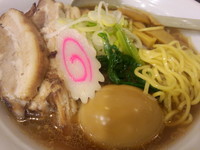 「東京鶏ガラ醤油ラーメン+チャーシュー＋味玉」@麺酒家 二代目 まんてんの写真