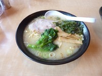 「白（塩ラーメン）￥650　+　辛ネギトッピング」@らーめんドラゴン 赤塚店の写真