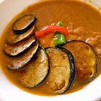 「なすチキンカレー（辛２）　￥８３０」@curry 草枕の写真