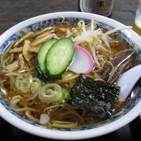 「冷しらーめん＋スーパードライ　750円＋700円」@栄屋本店の写真