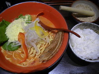 「ピリ辛トマト麺チーズ入り(ご飯付き)」@油そば総本店 新宿東口アルタ裏店の写真