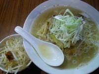 「ネギ豚塩らーめん（並盛）」@中華そば 伝堂の写真