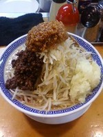 「うま辛麺　大盛り（ニンニク、タマネギ増し）」@山勝角ふじ 新松戸店の写真