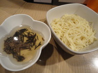 「フランス産鴨のフォアグラとトリュフのコンソメロワイヤル風」@菜の写真