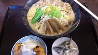 「背脂煮干味噌【冬期限定】　タルタル丼　￥970」@煮干 丸めの写真