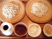 「二色もり１０００円」@手打ち蕎麦 あかりや弧仙の写真