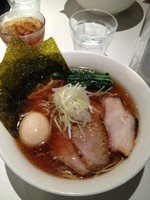 「鶏と魚介の豊潤特製醤油ラーメン」@麺処 ほん田 東京駅一番街店の写真