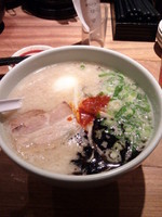 「赤丸ランチ850円＋替え玉120円＋たまご無料」@博多一風堂 上野広小路店の写真