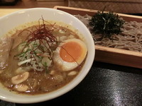 「カレーつけ蕎麦（830円）」@つけ蕎麦 安土 高田馬場本店の写真