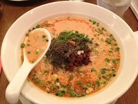 「白胡麻坦々麺880円」@いろは茶房の写真