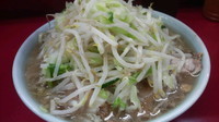 「小ﾗｰﾒﾝ　（ｶﾀﾒ　ﾔｻｲﾁｮｲﾏｼ）」@ラーメン二郎 中山駅前店の写真