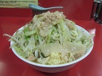 「ラーメン小　650円　ニンニクヤサイアブラ」@ラーメン二郎 茨城守谷店の写真