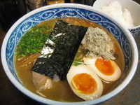 「長介らーめん850円＋半ライス50円」@和麺屋 長介の写真