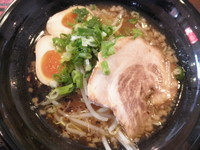 「醤油麺+味玉　「550円+100円」」@らーめん 陣の写真