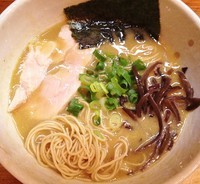 「鶏濃厚鶏ニボラーメン730円バリカタ」@鶏の骨の写真