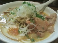 「味噌ラーメン（サービスライスつき）880円」@もつ鍋居酒屋 竹井幸彦 八丁堀茅場町店の写真
