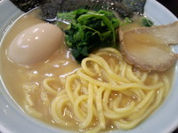 「ラーメン+味玉」@ラーメン 吉田屋の写真