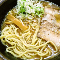 「とんそば￥６５０　＋　チャーシューおこわ￥１００」@名代らーめん 航海屋 新宿店の写真