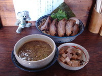 「カレーつけ麺大盛＋チャーシュー×２＋味付玉子＋乱切チャーシュ」@中華そば 旋の写真