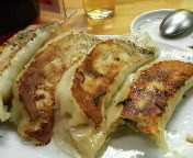 「ジャンボ餃子　400円」@ひかり食堂の写真